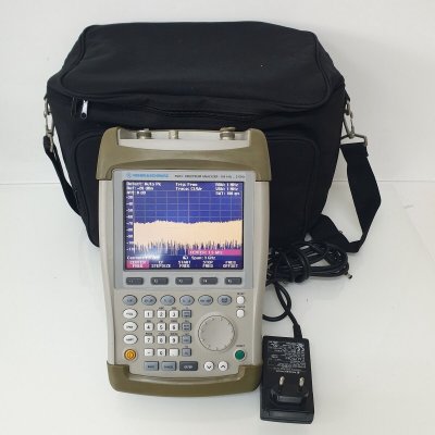 Анализатор спектра R&S FSH3 (FSH3.23) с предусилителем, следящим генератором и опциями (демонстрационный)